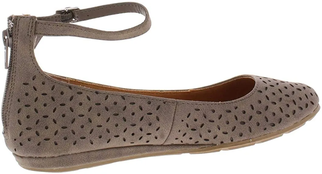 American Rag Womens Eeva Faux Suede Ankle Strap Ballet, Taupe Smooth, Size 5.5