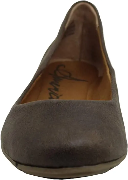 American Rag Womens Ellie Closed Toe Ballet Flats, Cognac, Size 5.0
