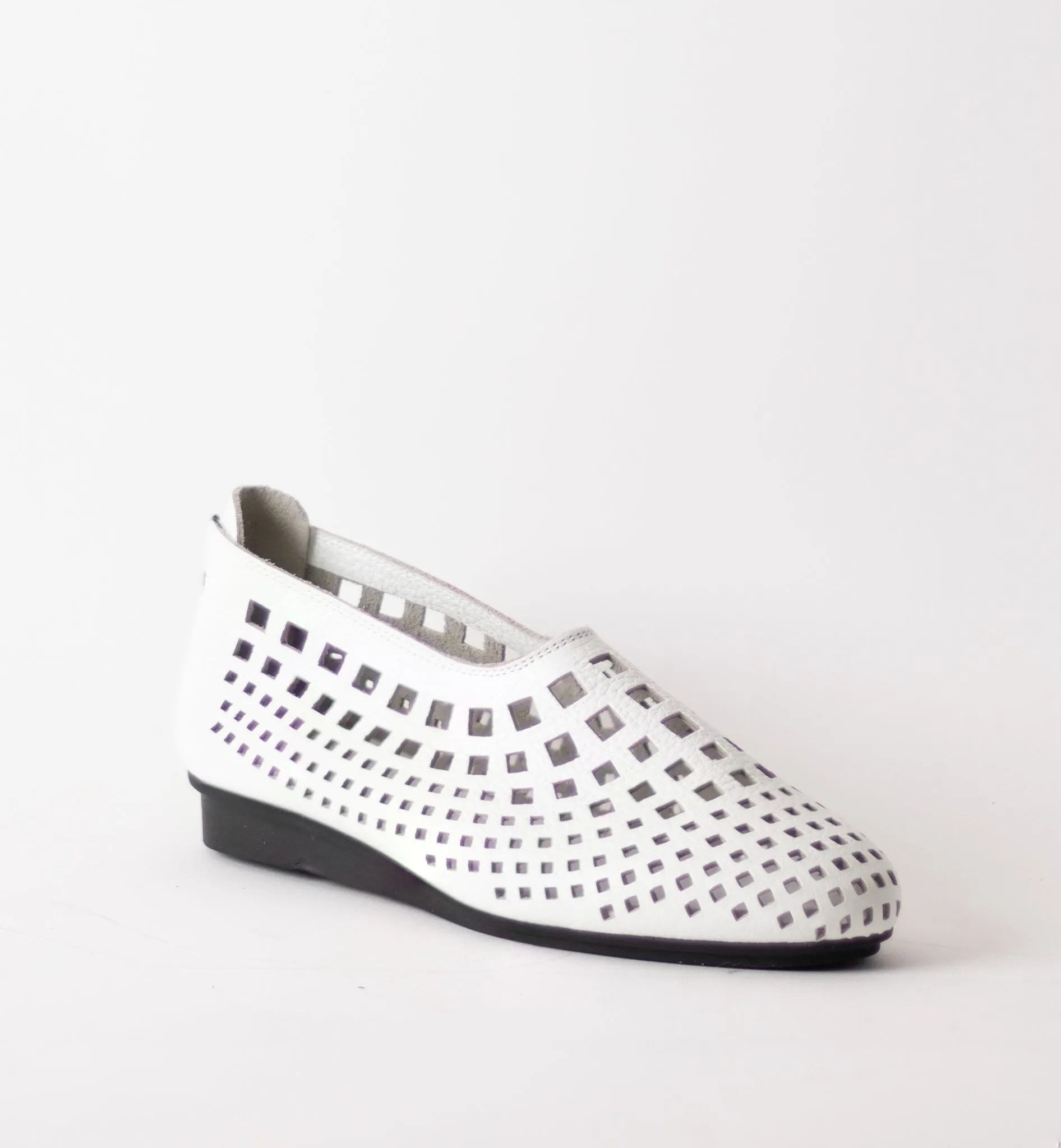 ARCHE NIRICK CLOSE TOE SANDALS-WHITE
