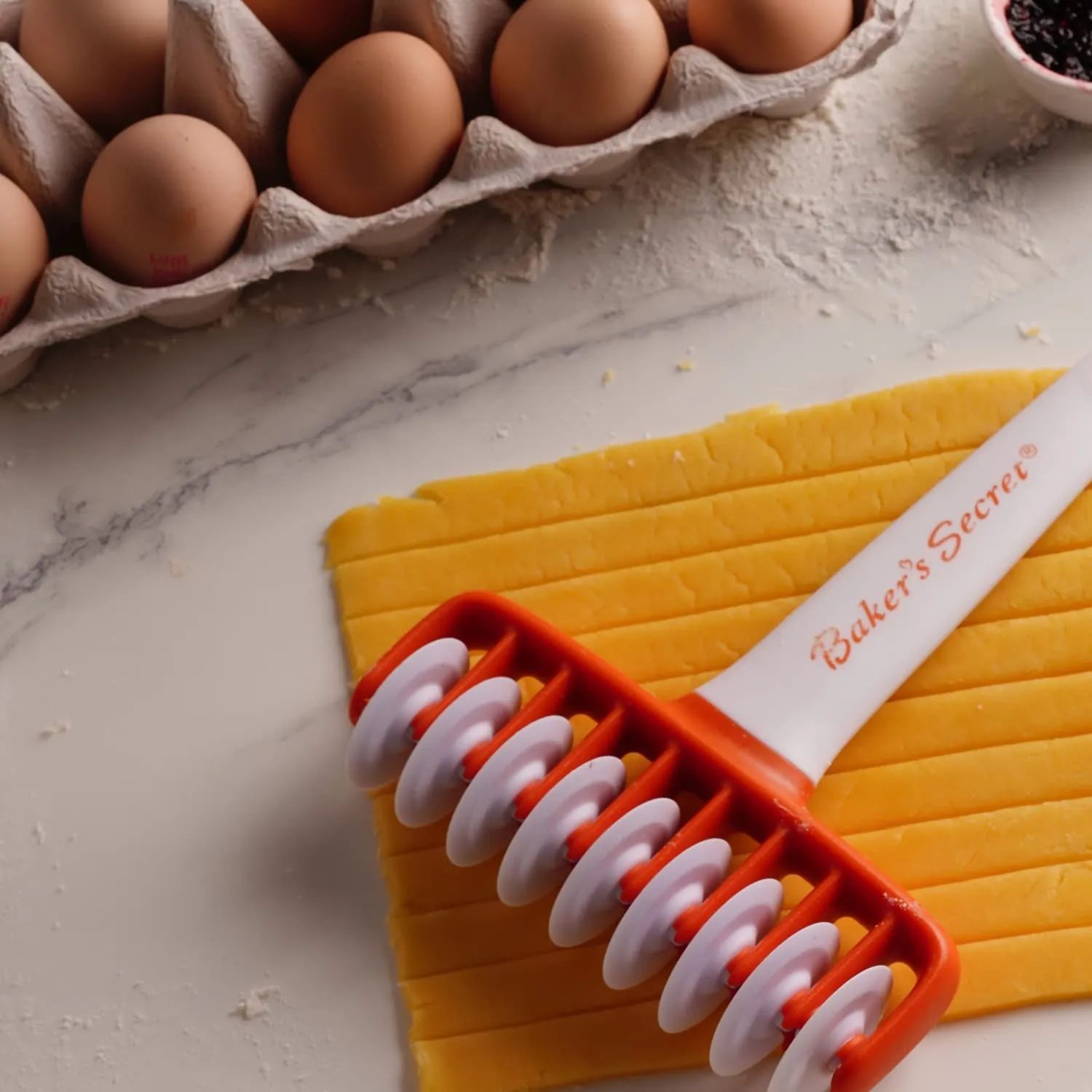 Baker's Secret Pastry Cutter Roller - Smooth