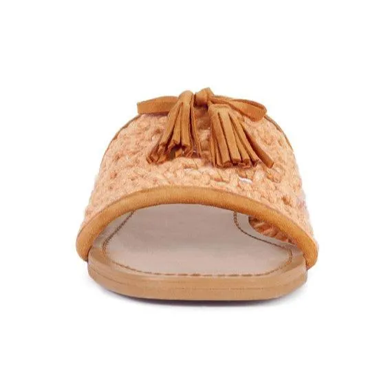 CEDAR HANDWOVEN NATURAL TASSEL FLATS