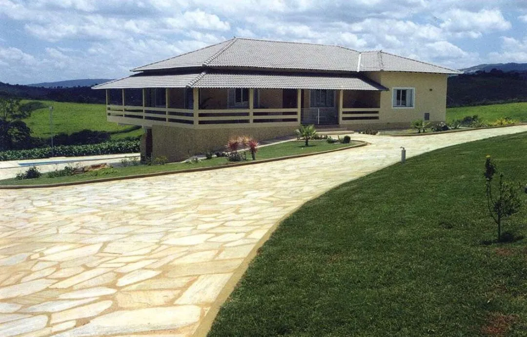 DAFFODIL YELLOW Split-Face Random Edge Paver Flagstone