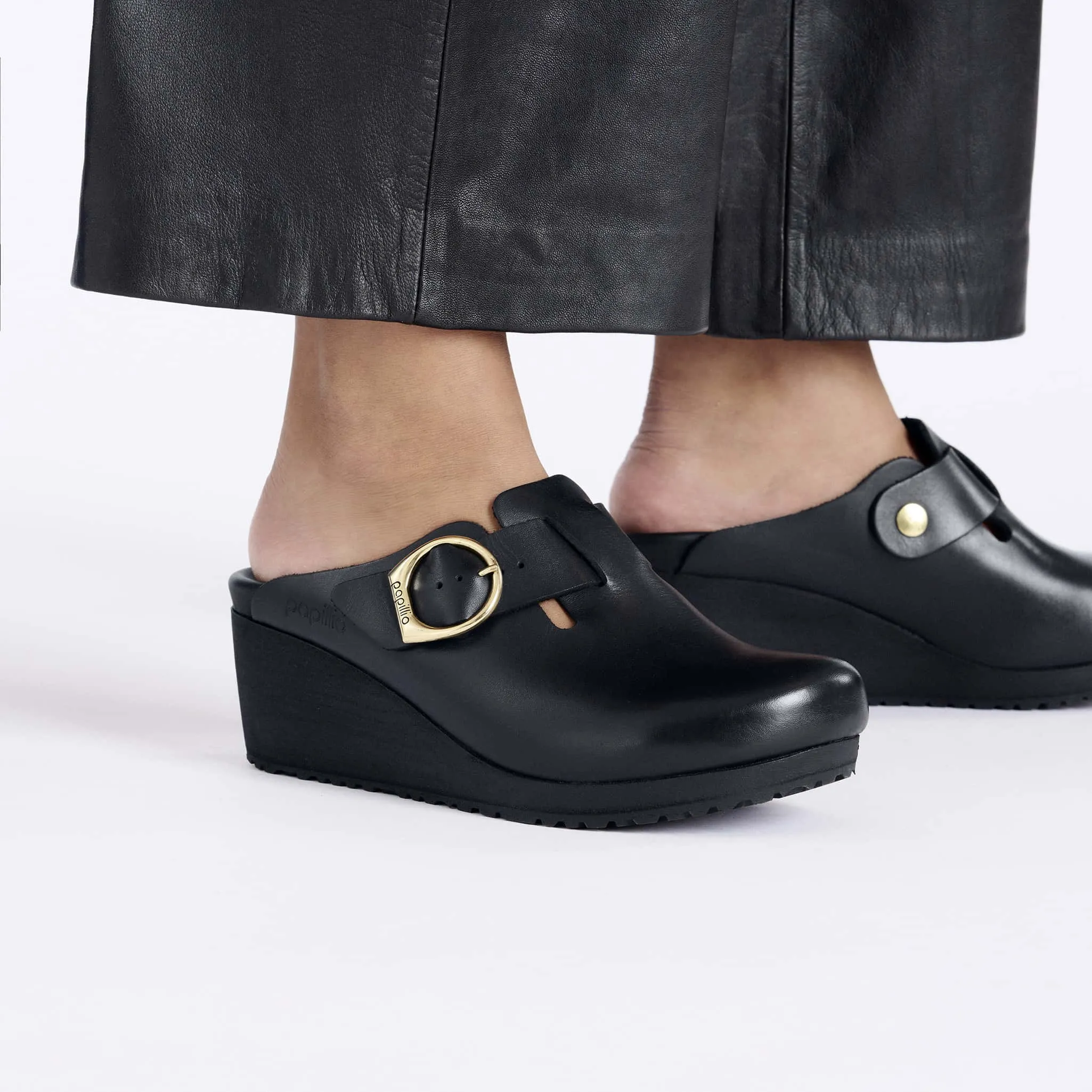 Fanny Ring-Buckle Natural Leather