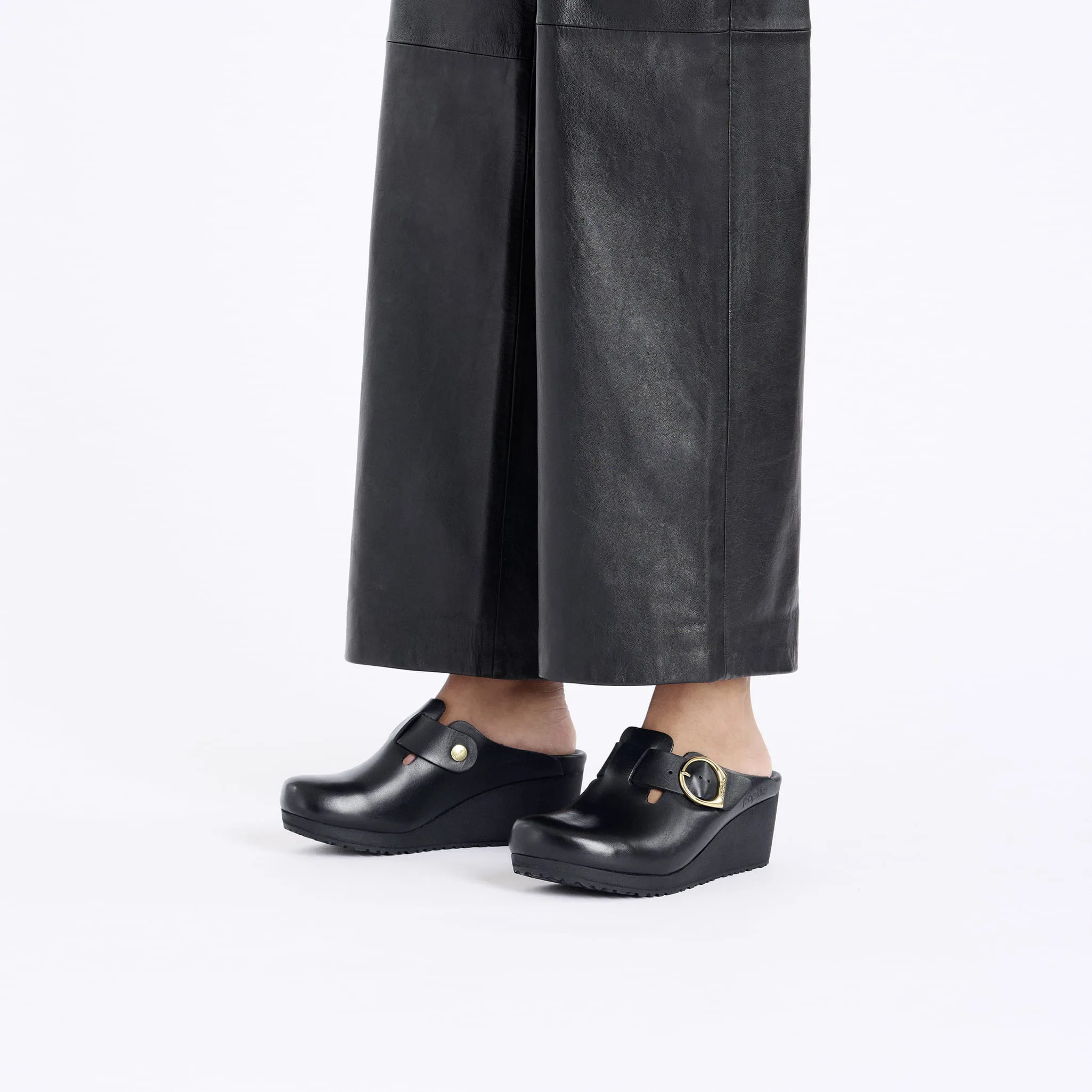 Fanny Ring-Buckle Natural Leather