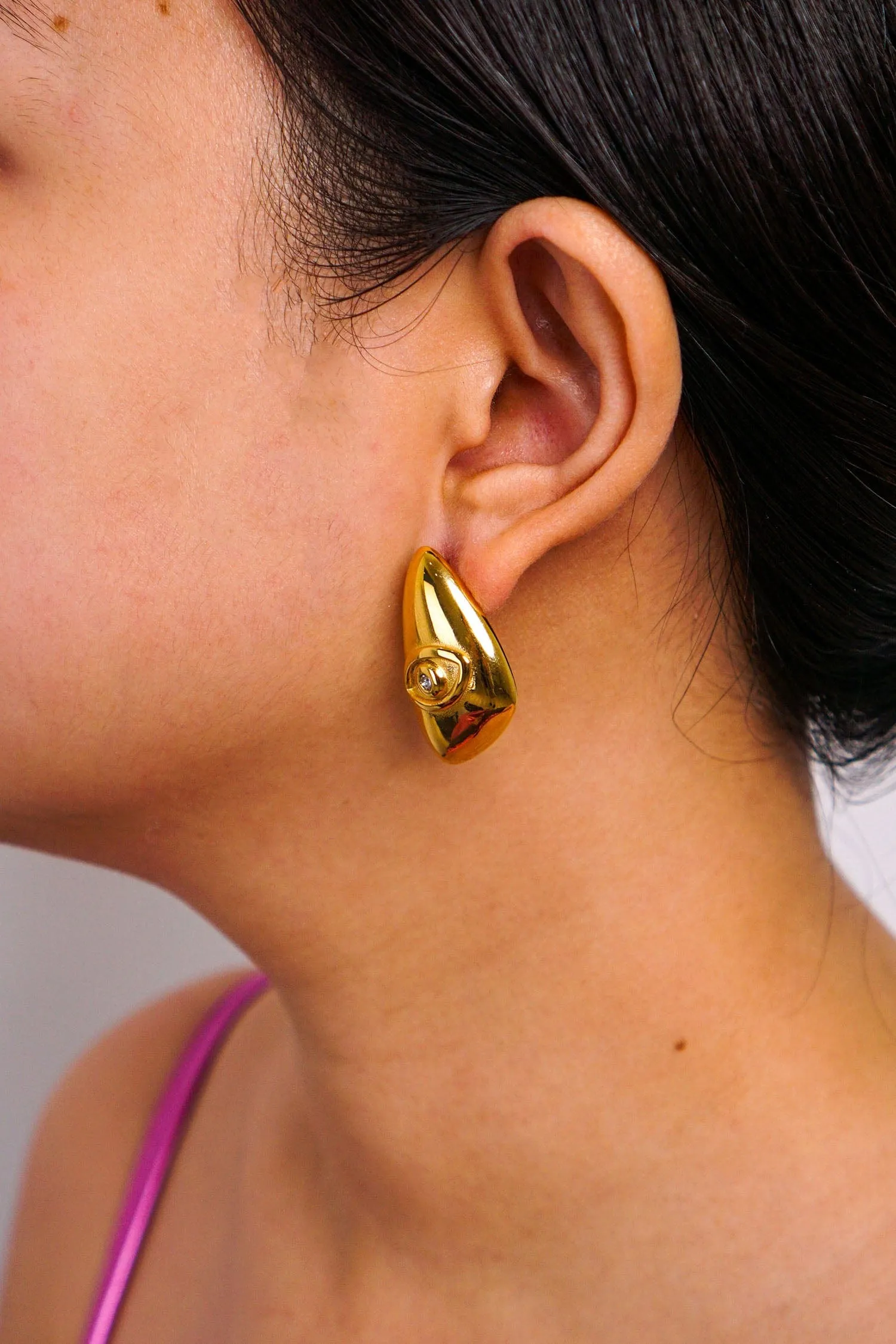 Gold Smooth Diamond Eye Stud Earrings