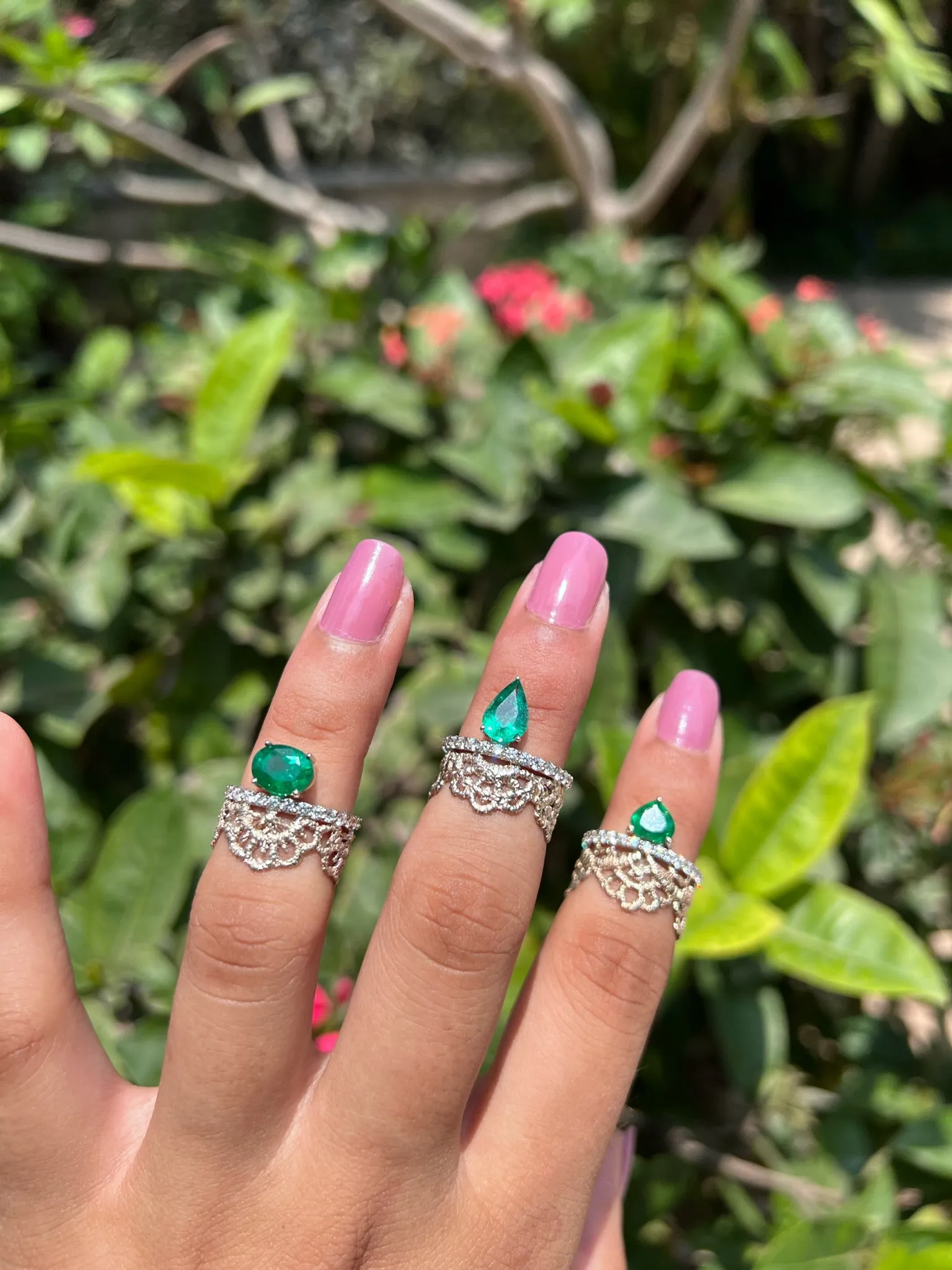 Lace woven emerald heart and diamond ring