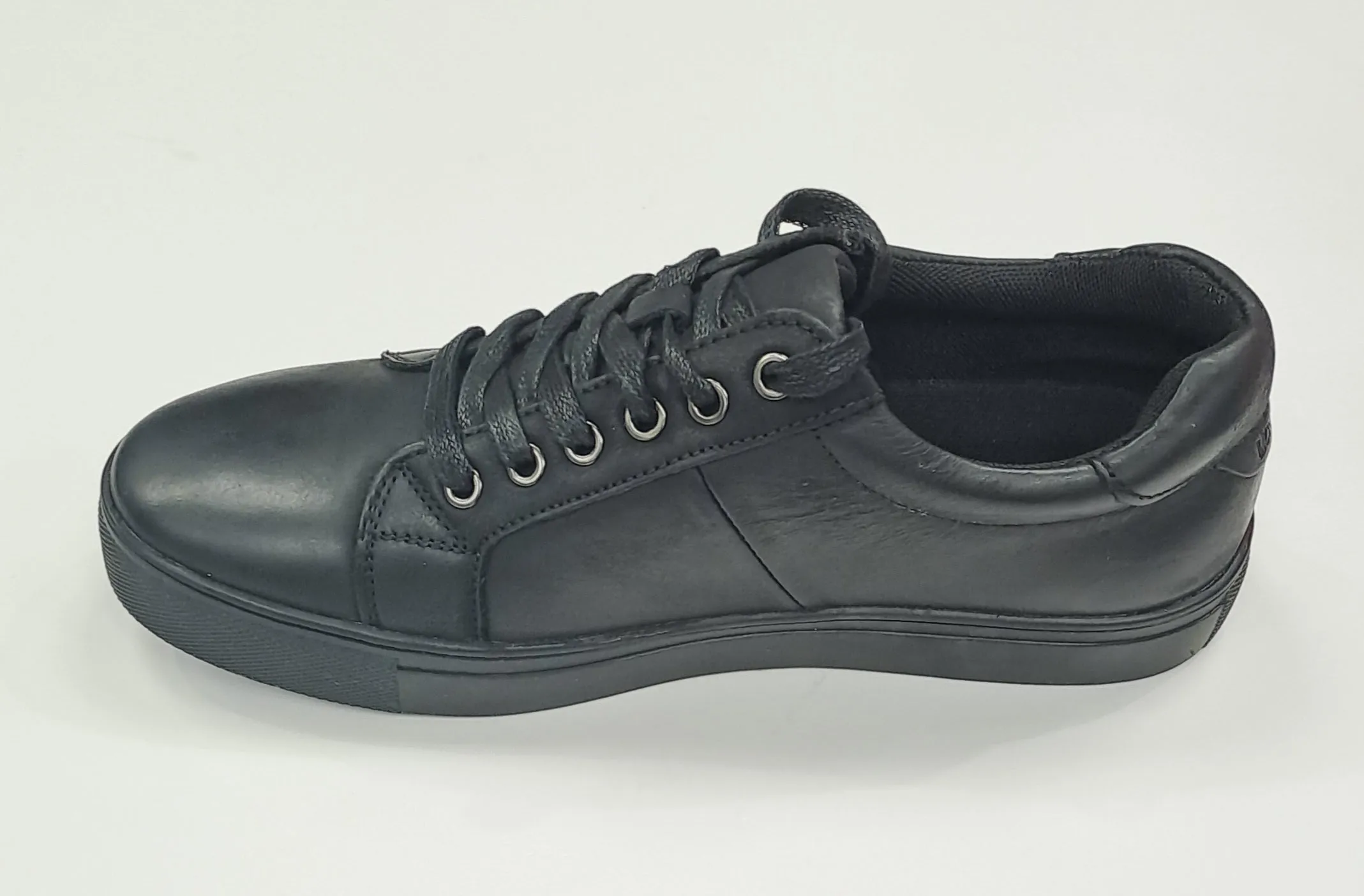 Morgan & Co Canvas Trainer MGN-332 - Black