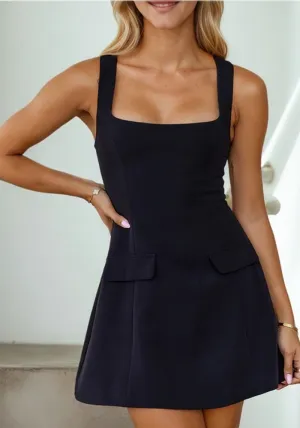 Sophisticated Square-Neck Sleeveless Mini Dress with Chic Pockets
