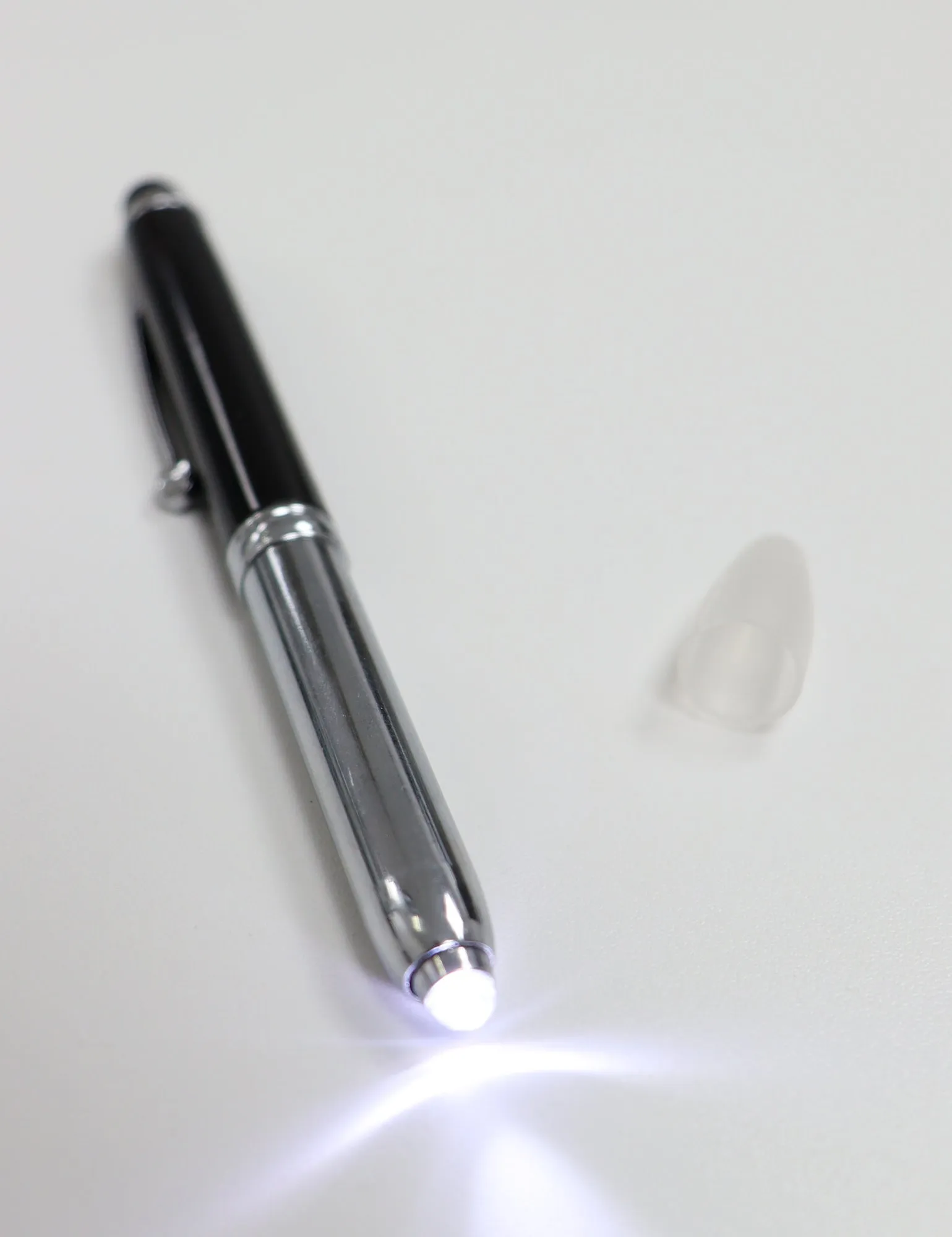 Stylus 3 in 1 Multi Utility Pen Light